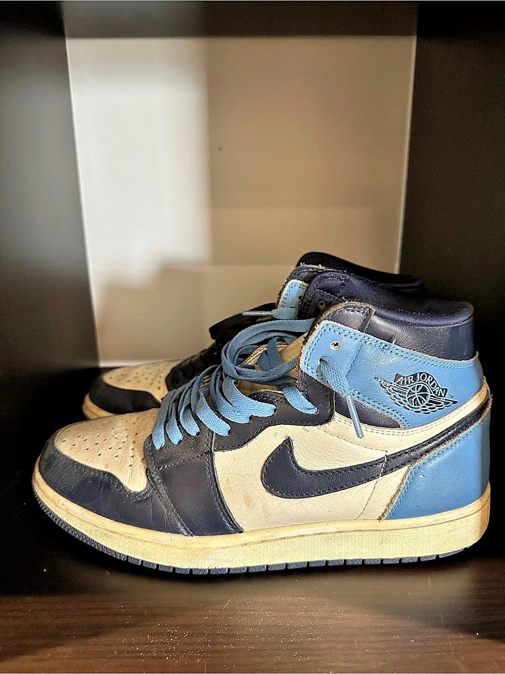 Nike Air Jordan 1 Retro High-Top Sneakers obsidian